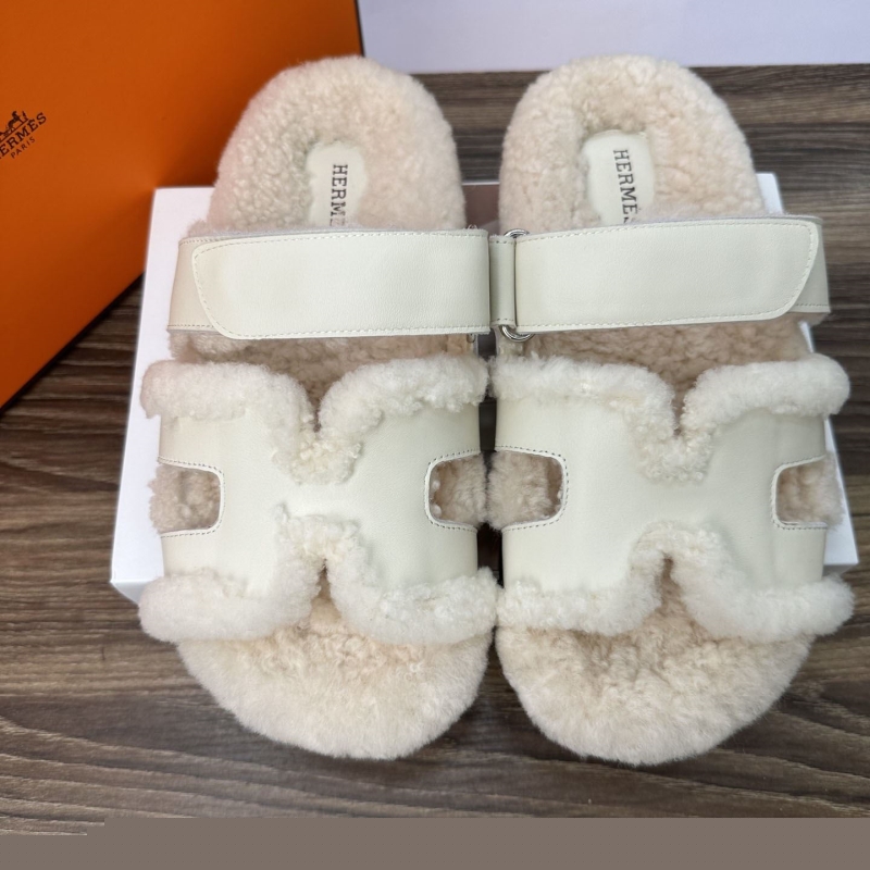 H**mes slippers